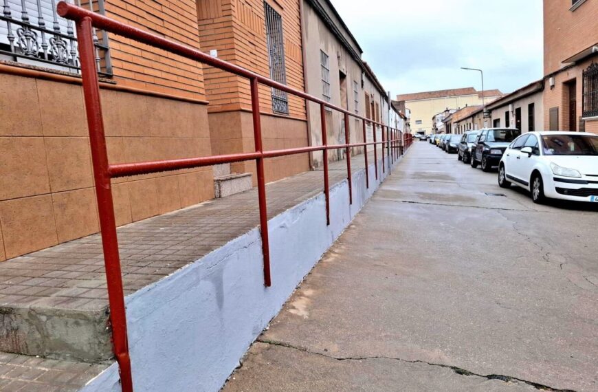 Renovación Urbana: El Ayuntamiento Moderniza Semáforos y Fortalece la Seguridad en La Rincona y el Estadio Sánchez Menor