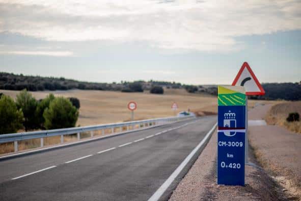 Renovación Total: El Gobierno Regional Reemplazará 68,000 Señales Verticales en las Carreteras de Castilla-La Mancha
