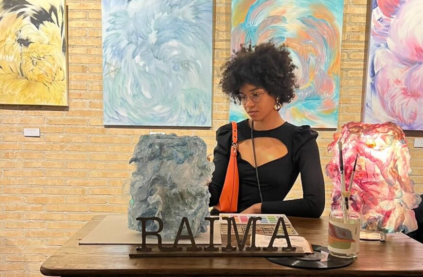 Carmela Sidibé: Innovación Creativa en la Icónica Raima de Barcelona