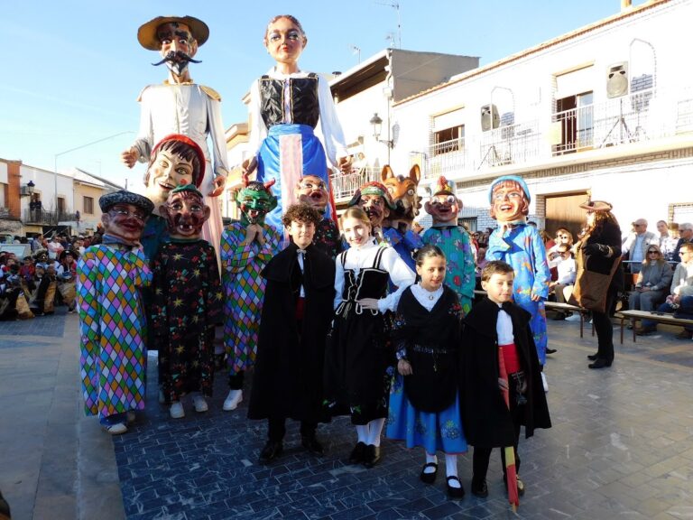 Miguel Esteban despide el Carnaval de Ánimas 2026 con un multitudinario y soleado Domingo de Piñata