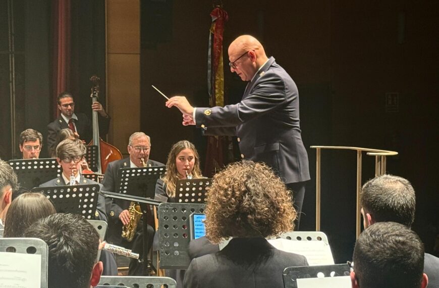 Las Bandas de Música de Consuegra y Villacañas encandilan al público en el IX Festival de Bandas Javier Benet