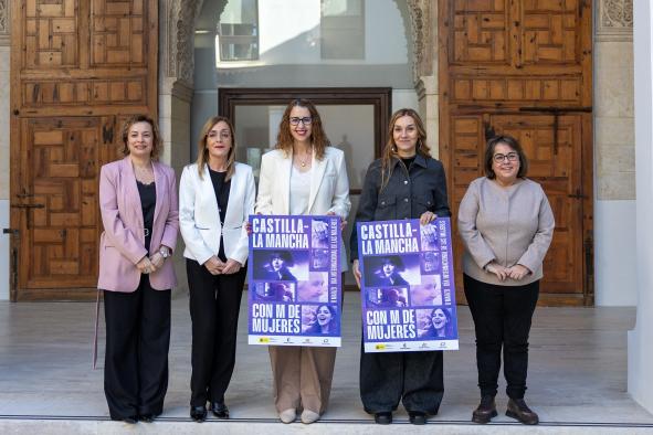 Manuela Carmena y Solidaridad Enfermera: Galardonados en la X edición del Premio Luisa de Medrano del Gobierno Regional el 8 de marzo.