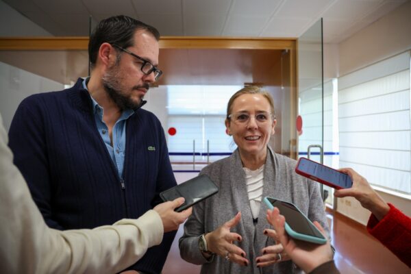 Morcillo analiza el avance del año académico y anuncia nuevas competiciones de ajedrez y rompecabezas.