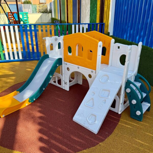 Villacañas mejora la seguridad y el entorno de juego en la Escuela Infantil Municipal