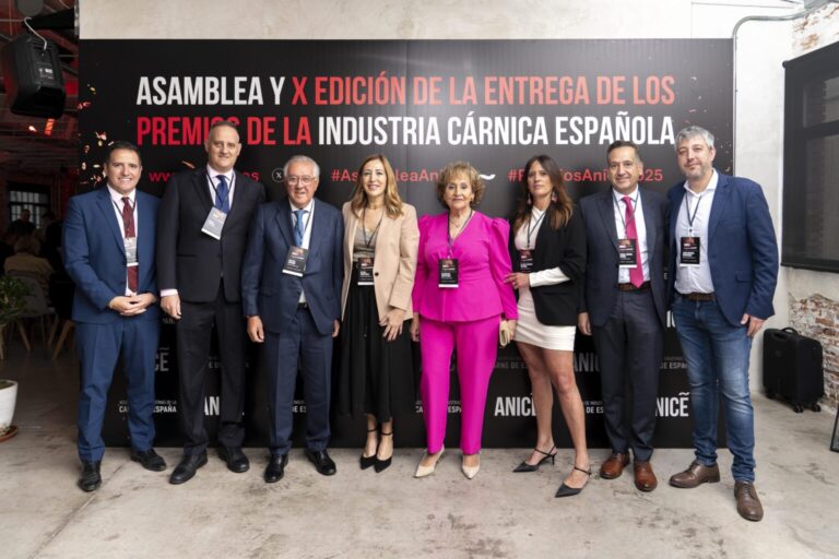 Tributo a una Trayectoria Exitosa: Miguel España Muñoz Recibe el Premio ANICE 2025 por su Contribución Empresarial