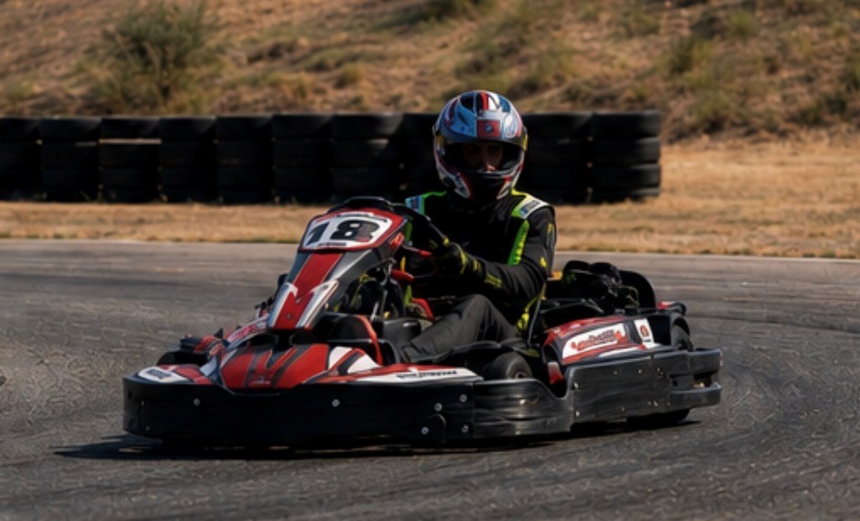 El criptanense Juan Meco sorprende en Fuensalida: fue el piloto más rápido de toda la jornada y se consolida entre los mejores del karting nacional